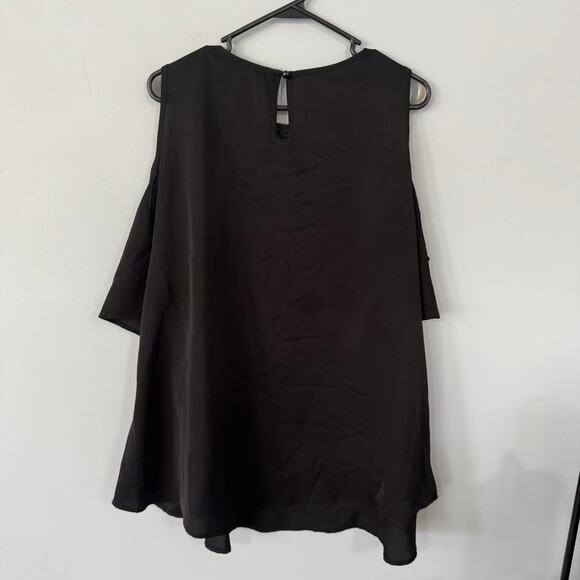 Unbranded Black Crochet Neckline Cold Shoulder Top Plus Size 2X Spandex Blend - Picture 2 of 8